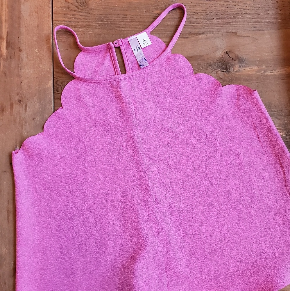 Pink Tank Top w/scalloped design